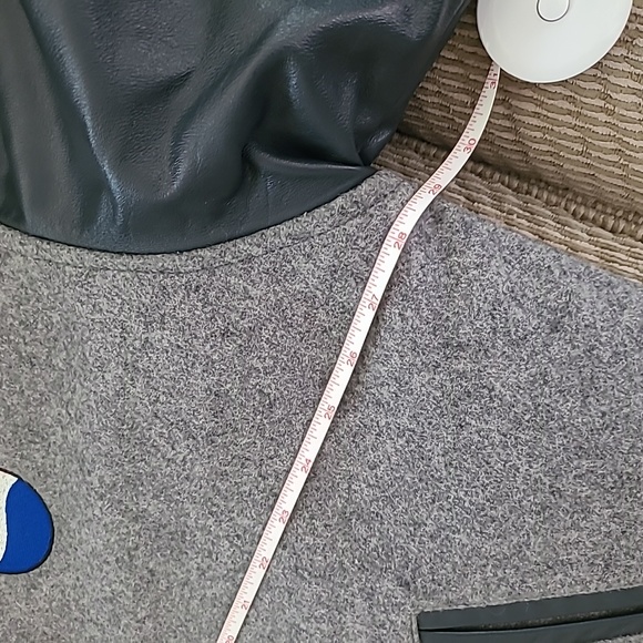 Jacket - Picture 4 of 4